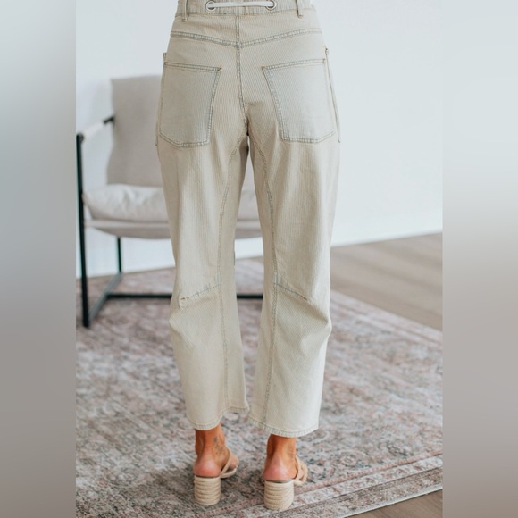 Women's Cream Jeans - Picture 2 of 2
